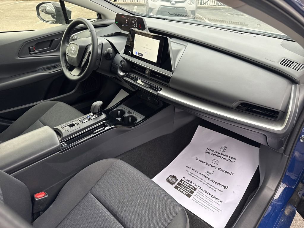 Used 2025 Toyota Prius LE image 28