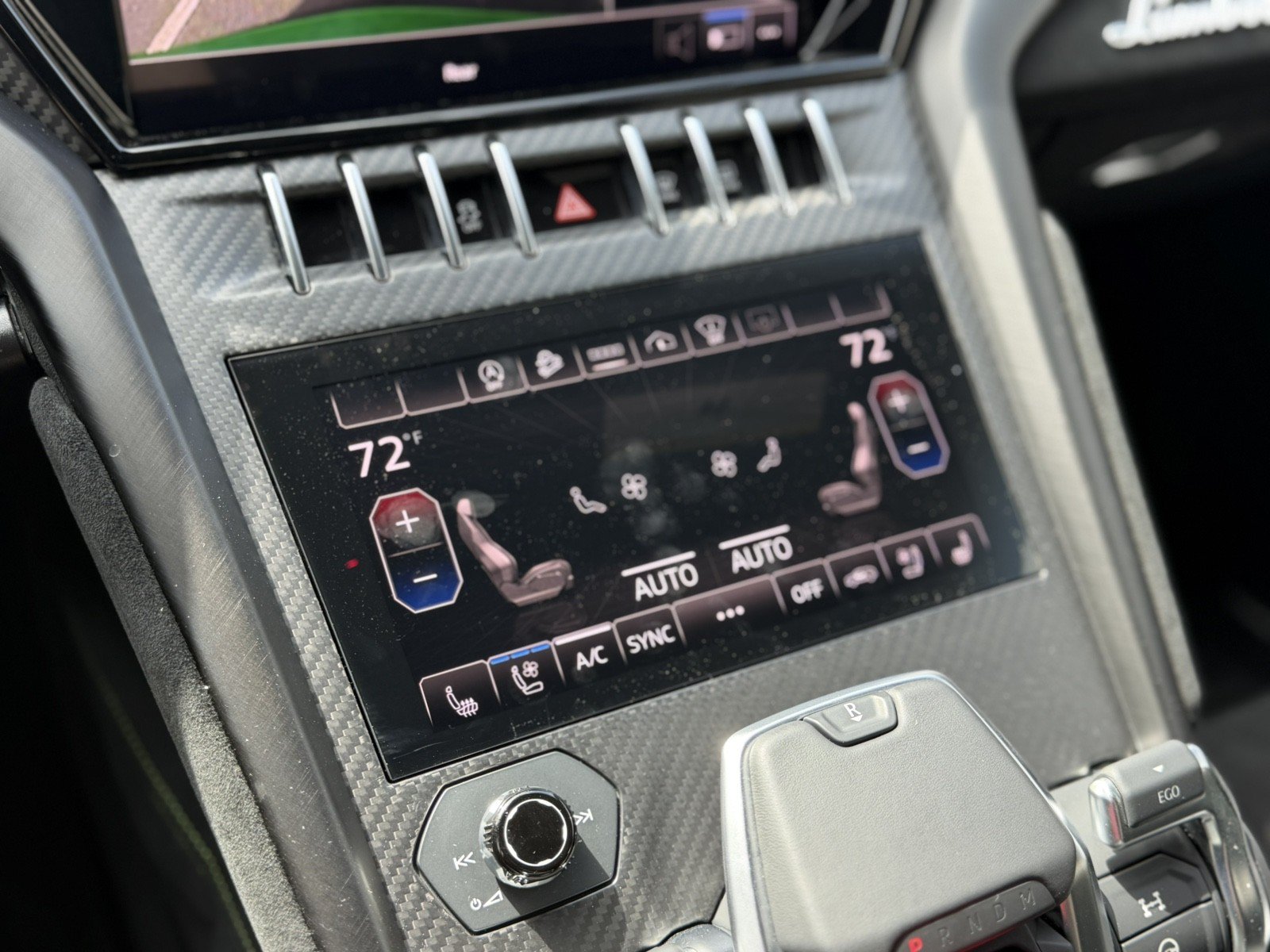 Used 2024 Lamborghini Urus Performante AWD/4WD image 19