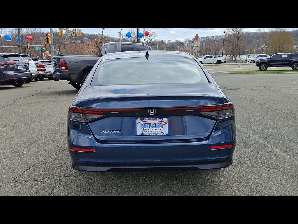 Used 2025 Honda Accord SE image 7