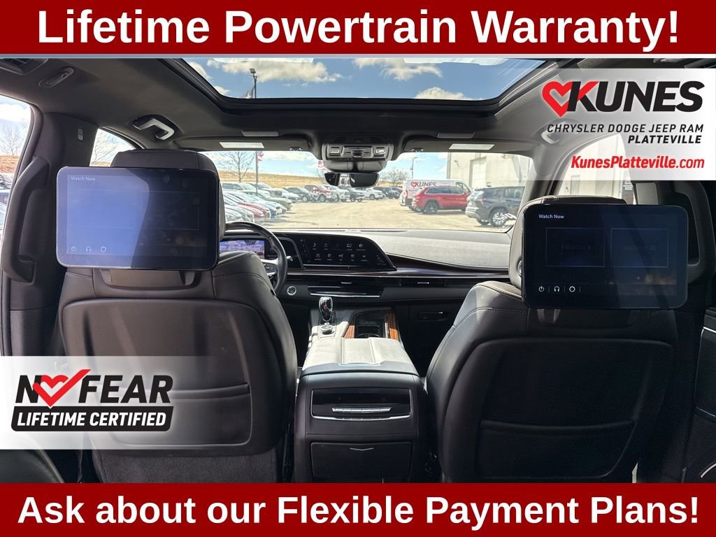 Used 2023 Cadillac Escalade Premium Luxury image 30