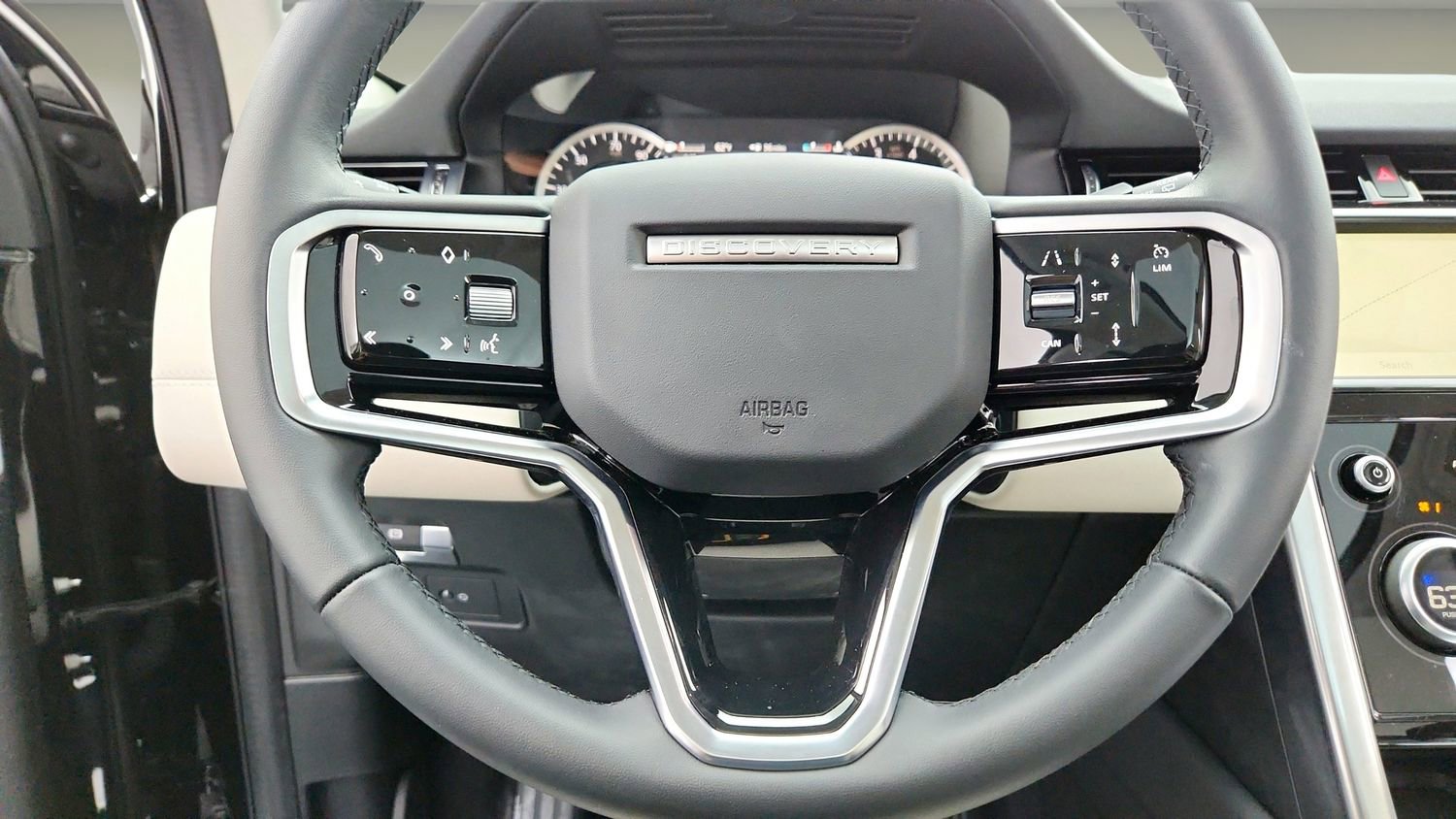 Used 2023 Land Rover Discovery Sport SE AWD/4WD image 18