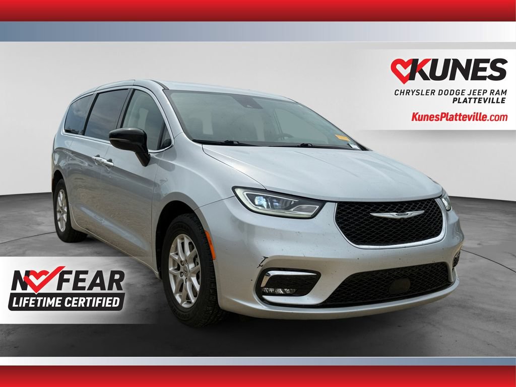 Used 2024 Chrysler Pacifica Touring-L FWD video 1