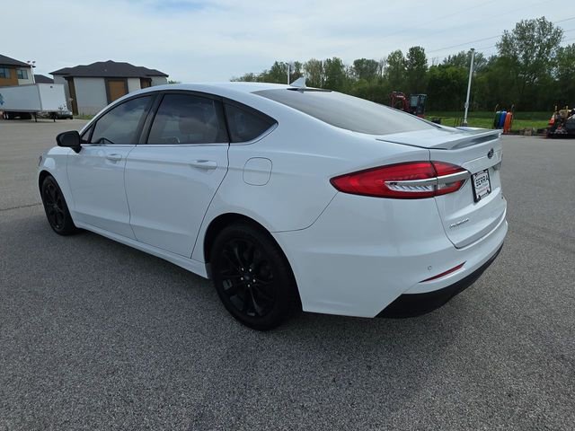 Used 2020 Ford Fusion SE FWD image 11