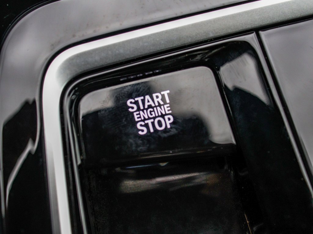 Used 2025 BMW 740i xDrive image 35