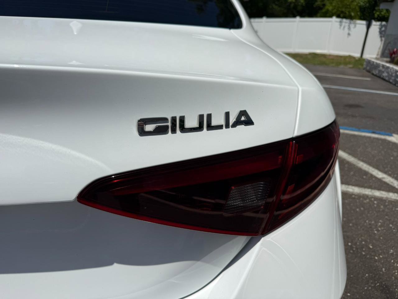 Used 2017 Alfa Romeo Giulia image 5