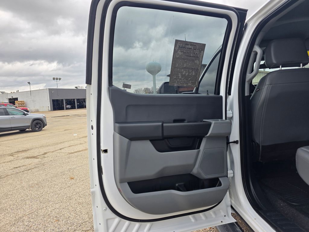 Used 2023 Ford F550 2WD Crew Cab Super Duty image 26