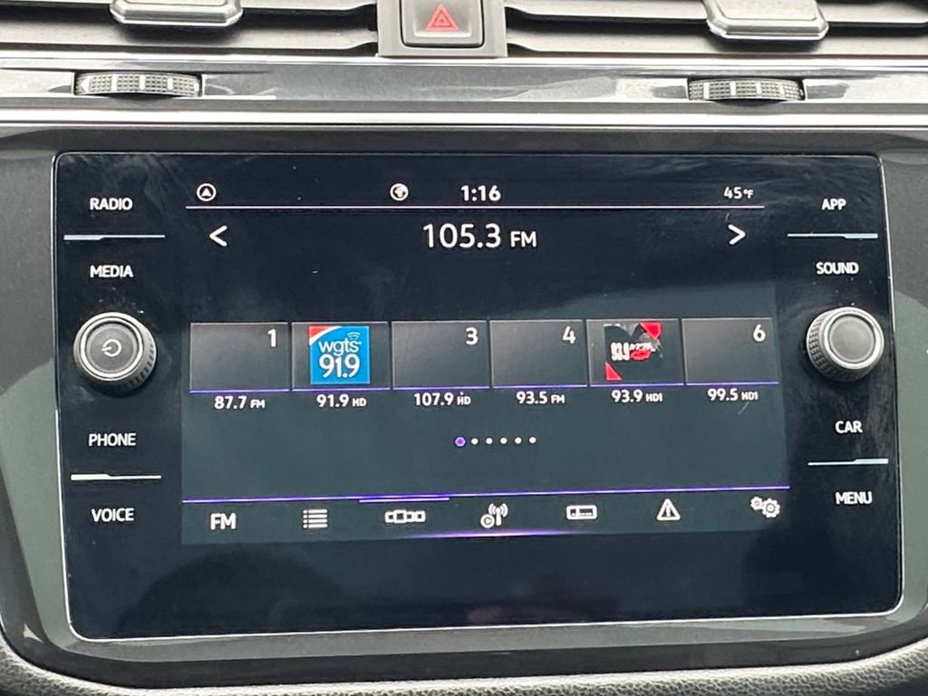 Used 2023 Volkswagen Tiguan SE R-Line image 14