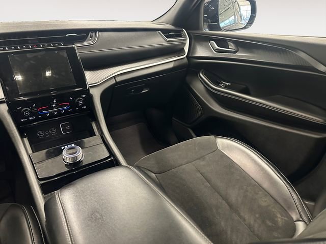 Used 2023 Jeep Grand Cherokee Altitude image 11