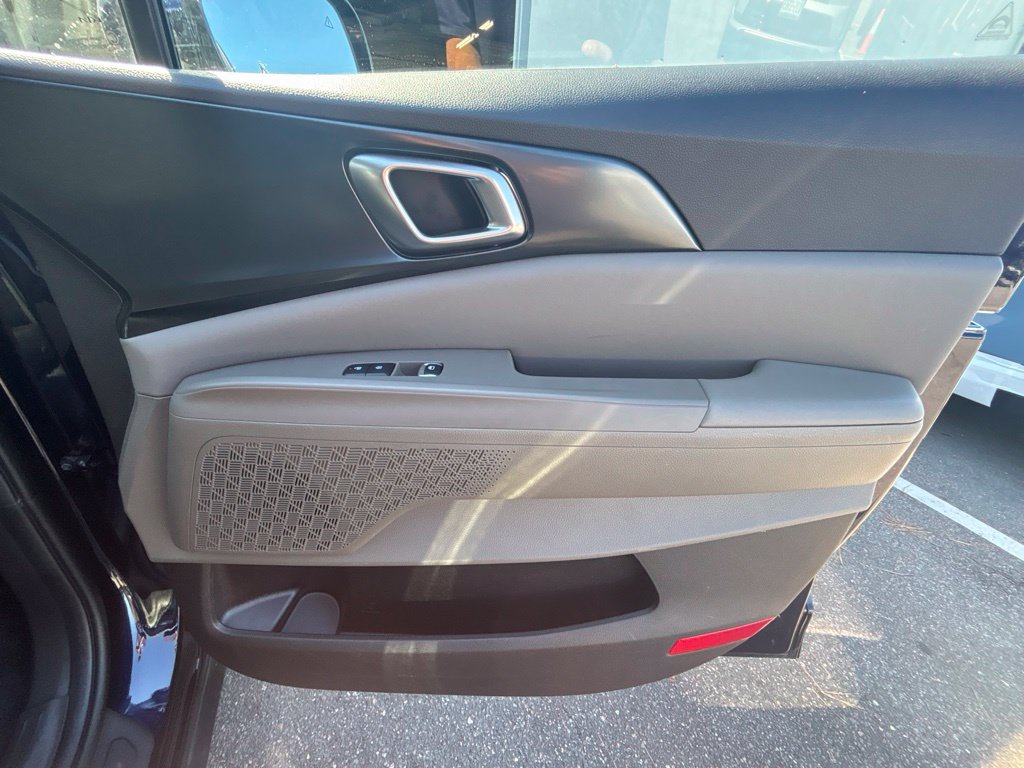 Certified 2026 Kia Carnival FWD image 25