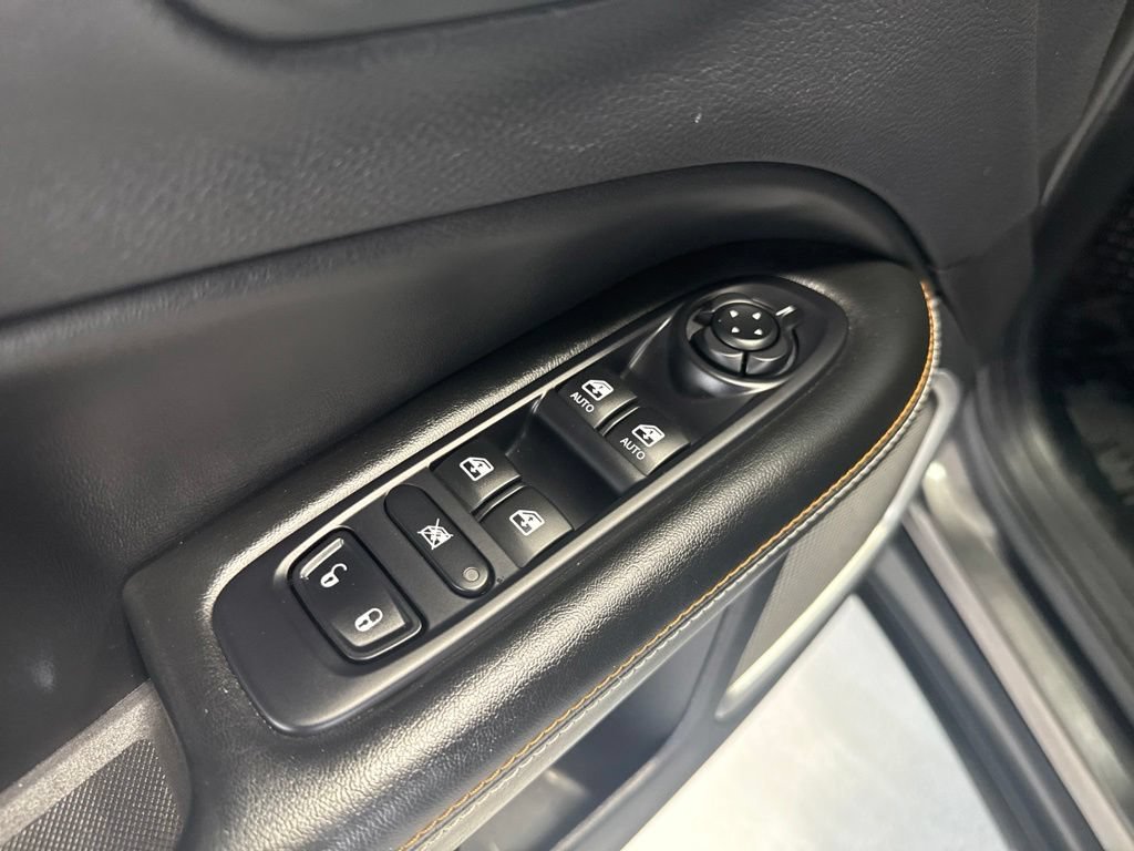 Used 2018 Jeep Compass Latitude w/ Popular Equipment Group AWD/4WD image 12