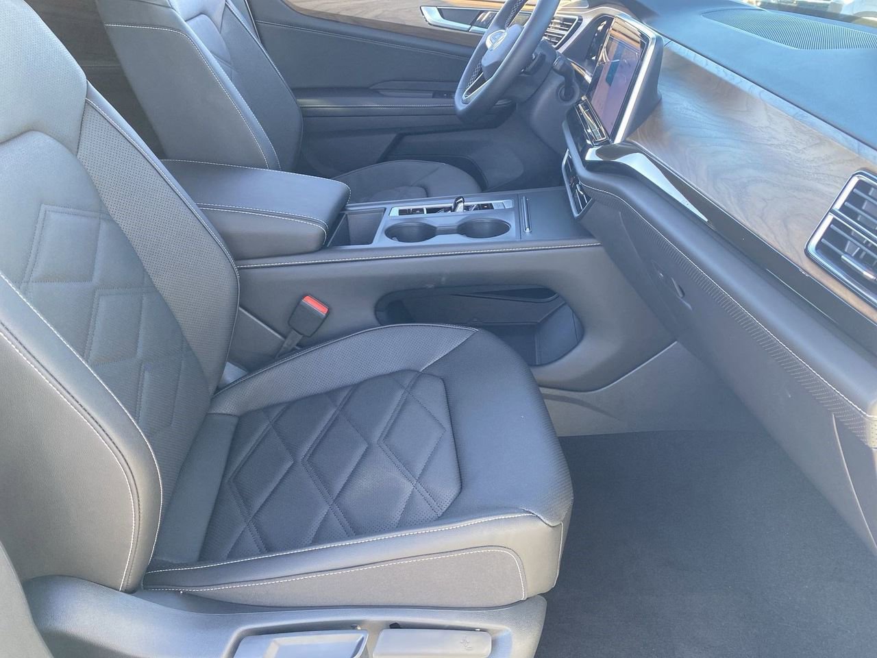 New 2026 Volkswagen Atlas SE image 8