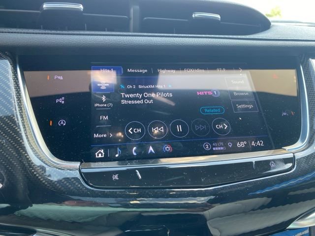 Used 2024 Cadillac XT6 Sport w/ Technology Package AWD/4WD image 23