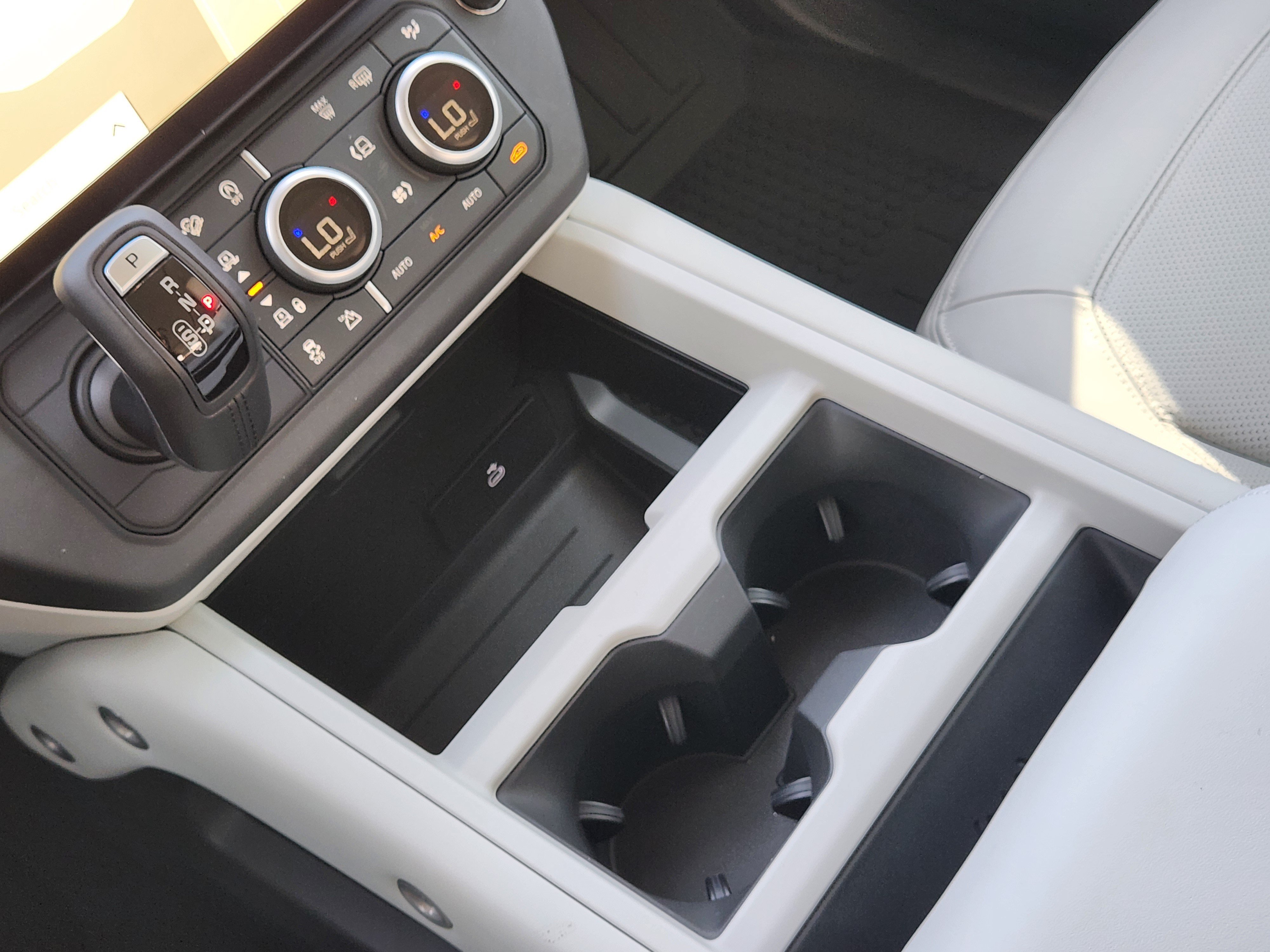 New 2026 Land Rover Defender 110 X-Dynamic SE AWD/4WD image 20