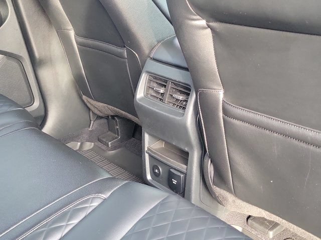 Used 2023 Ford Edge Titanium AWD/4WD image 11