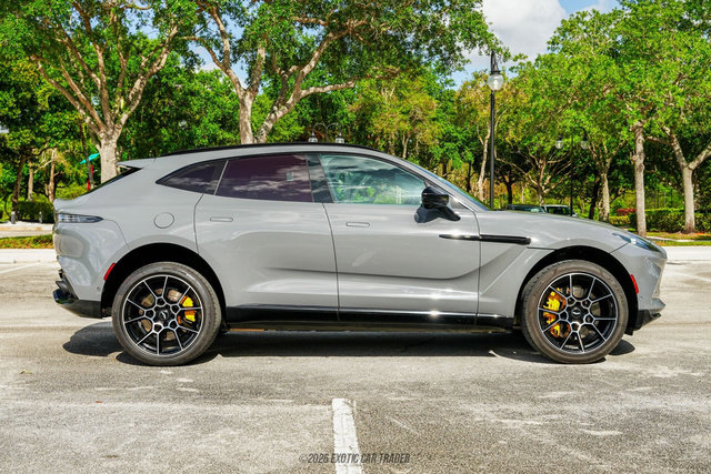 Used 2021 Aston Martin DBX AWD/4WD image 9