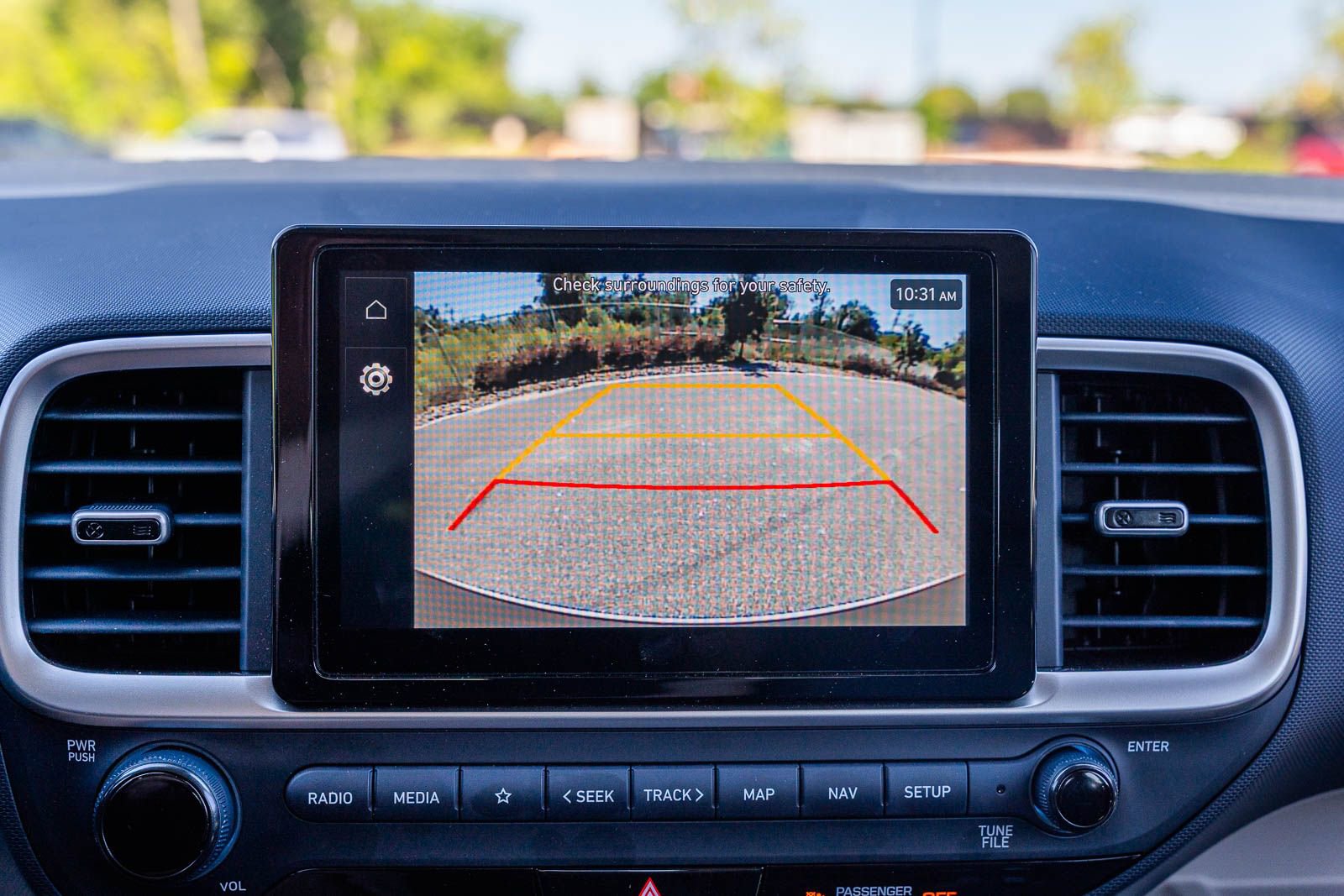 Used 2025 Hyundai Venue Limited FWD image 31