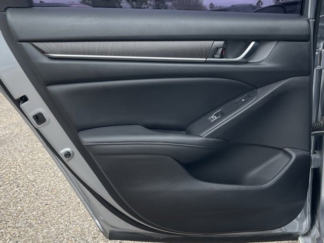 Used 2020 Honda Accord Touring image 9