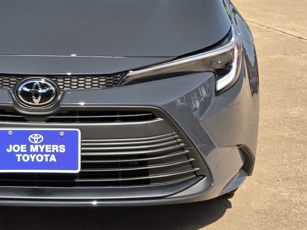 New 2027 Toyota Corolla LE FWD image 4
