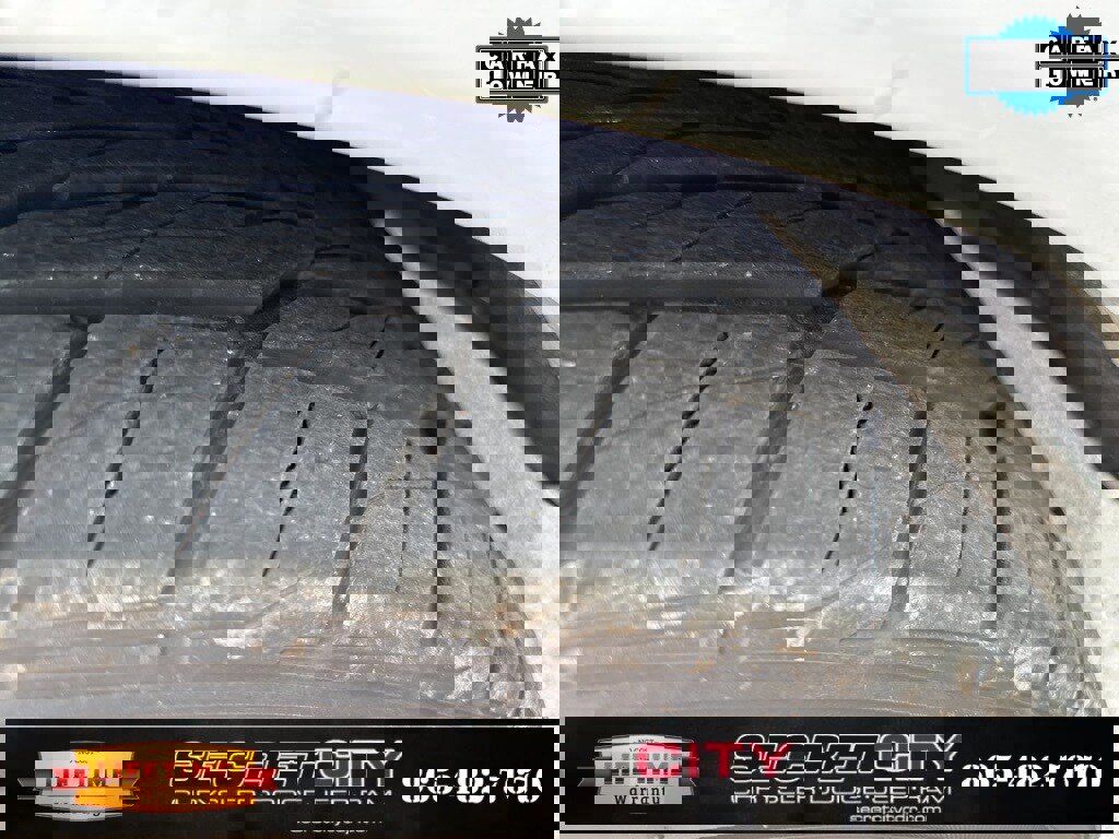 Used 2023 Dodge Durango R/T w/ Hemi Orange Plus Package image 8