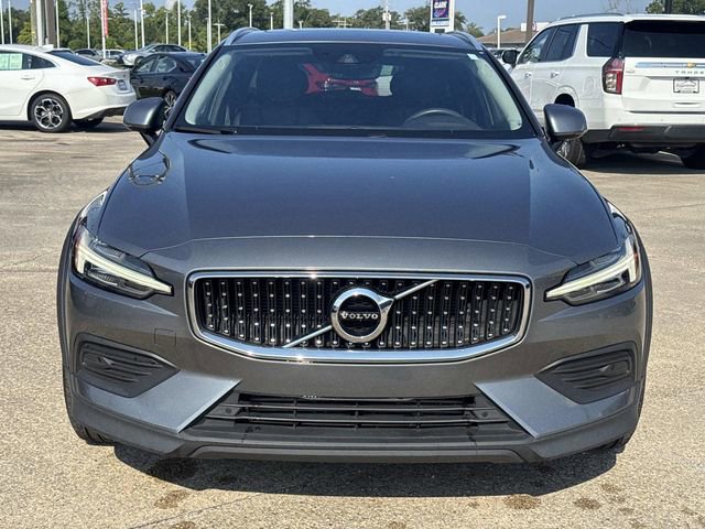 Used 2020 Volvo V60 T5 Cross Country w/ Protection Package Premier image 2