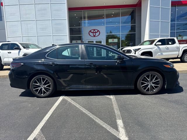 Used 2024 Toyota Camry SE FWD image 2
