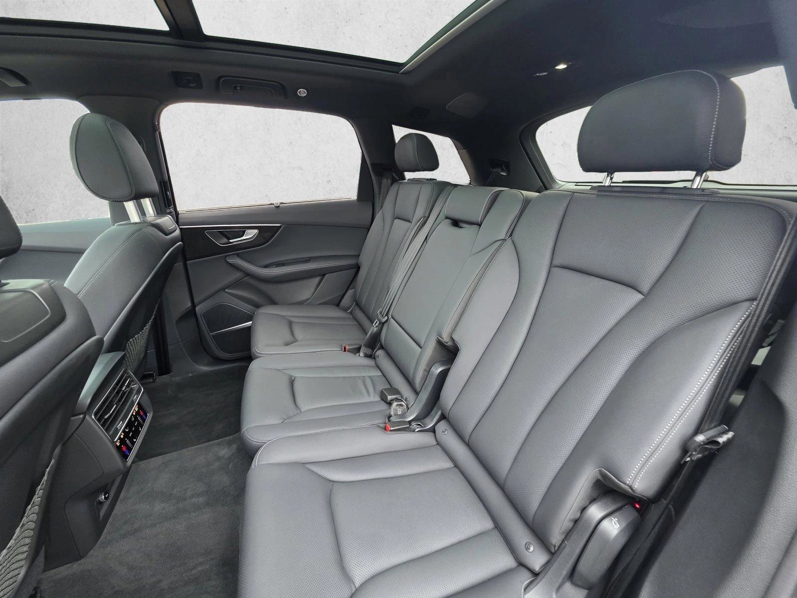 Certified 2025 Audi Q7 2.0T Premium Plus w/ Premium Plus Package AWD/4WD image 16