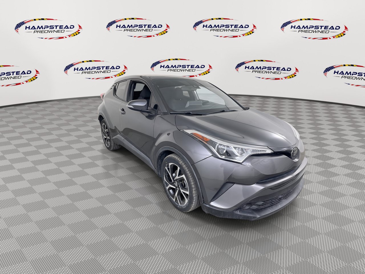 Used 2019 Toyota C-HR XLE FWD image 2
