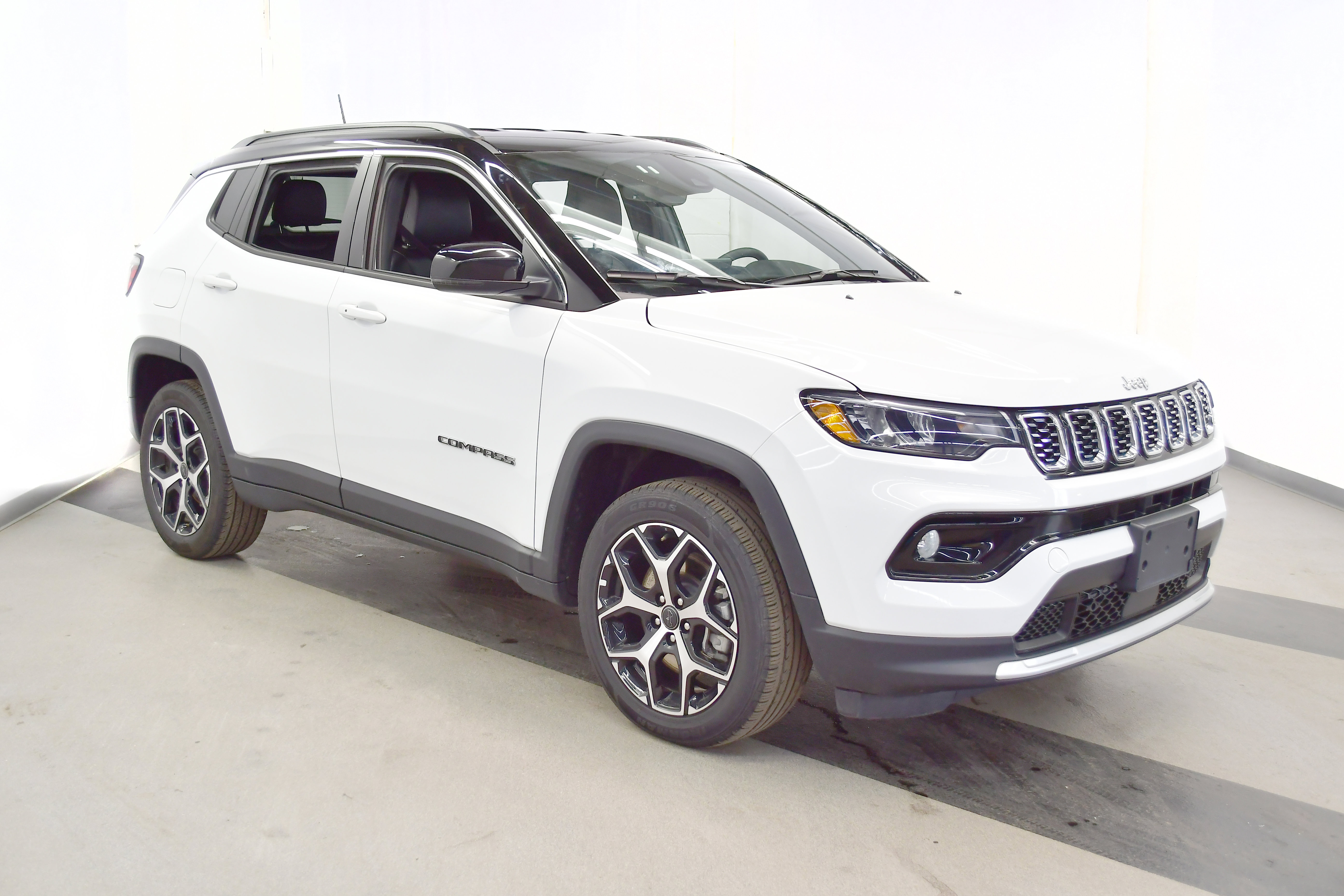 Used 2025 Jeep Compass Limited image 2
