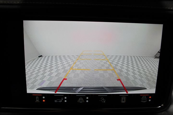 Used 2024 GMC Yukon Denali Ultimate AWD/4WD image 5