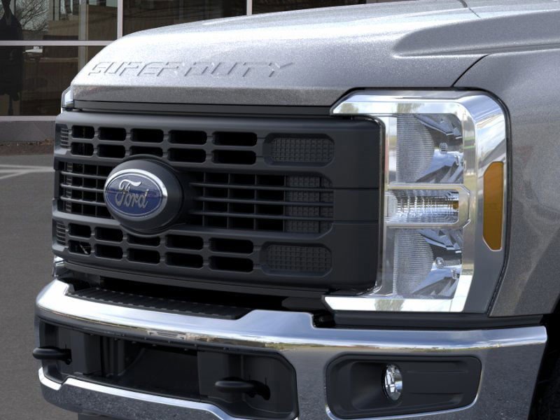 New 2026 Ford F250 XL w/ XL Chrome Package image 17