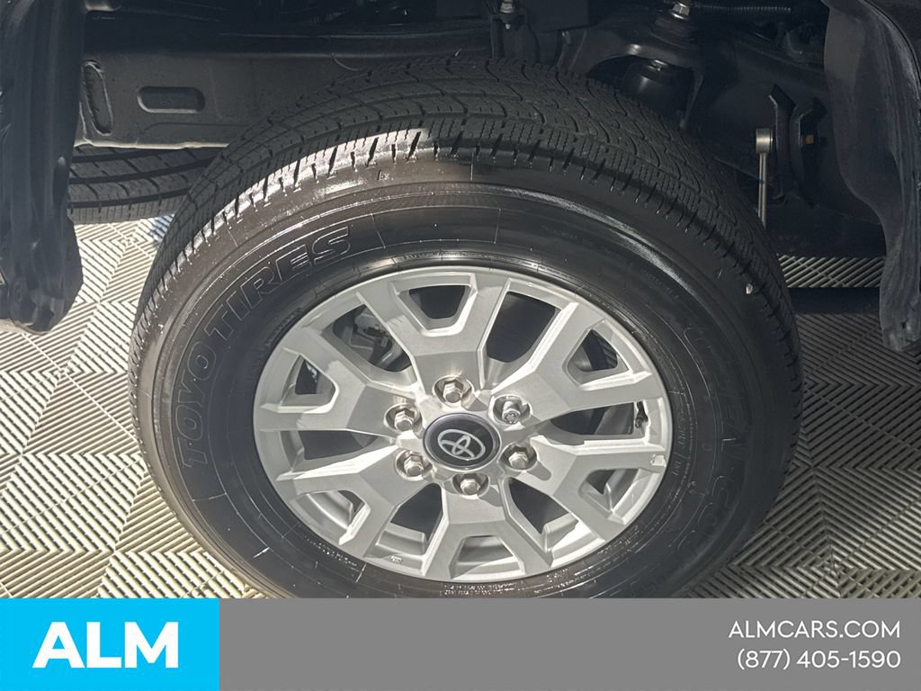 Used 2025 Toyota Tacoma SR5 AWD/4WD image 20