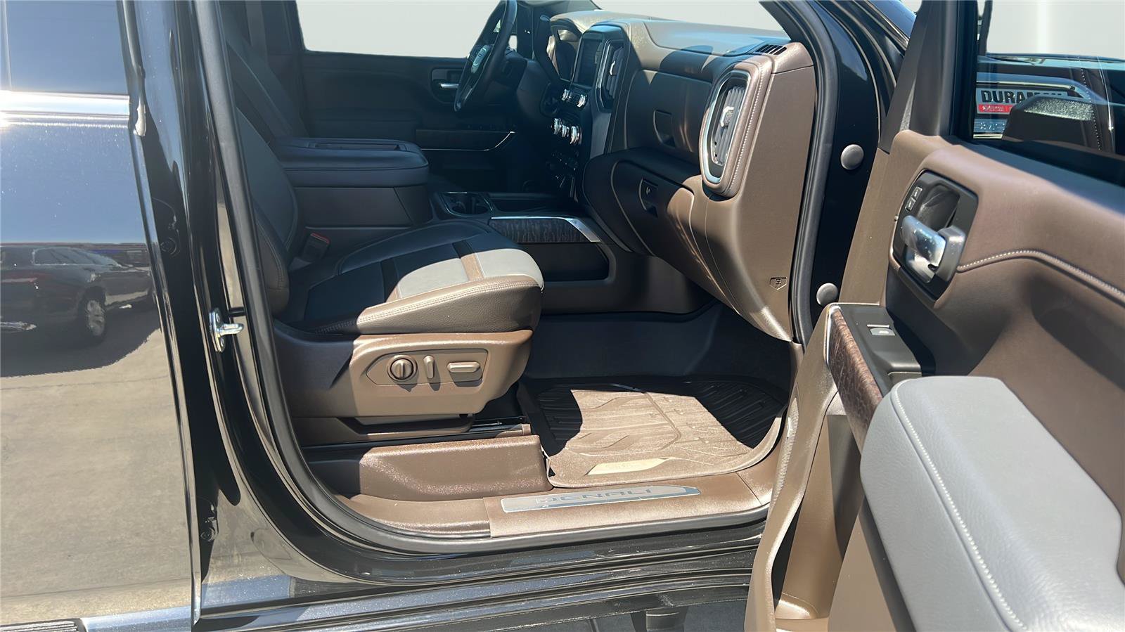 Used 2022 GMC Sierra 3500 Denali w/ Denali Ultimate Package AWD/4WD image 13