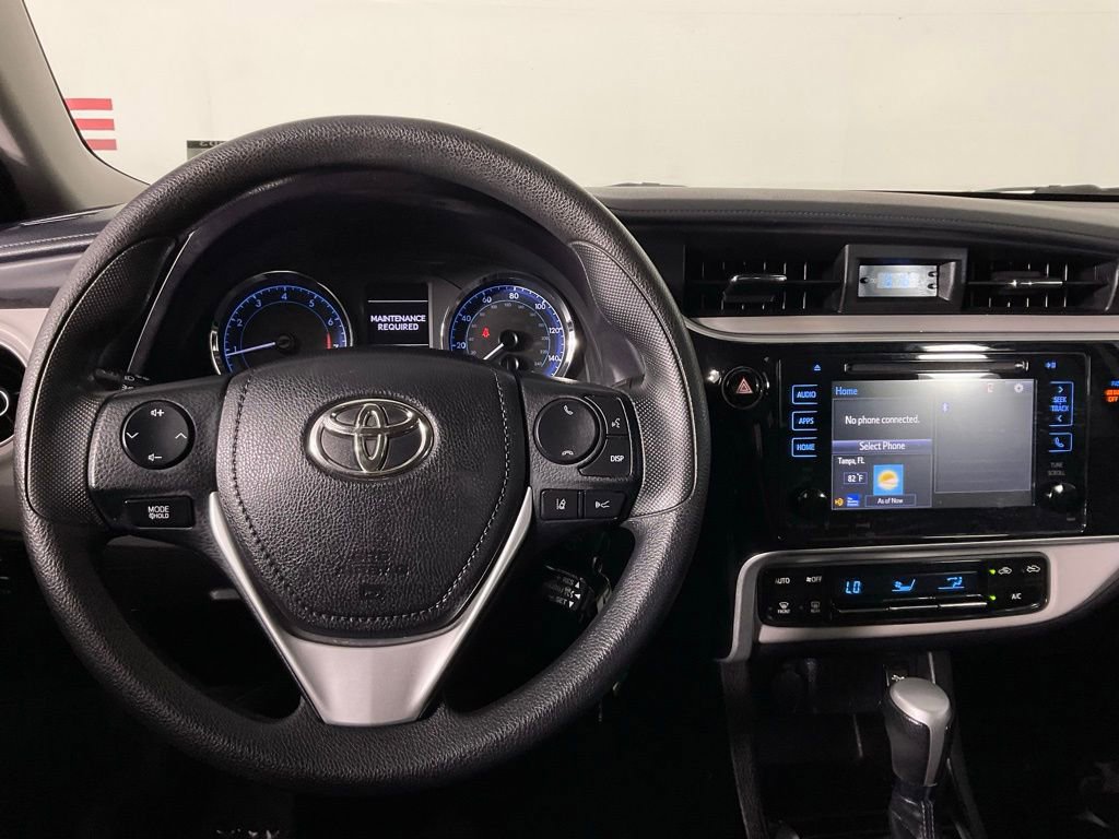 Used 2018 Toyota Corolla LE w/ LE Premium Package image 17