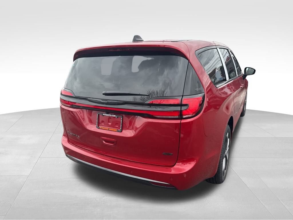 New 2026 Chrysler Pacifica Select image 5