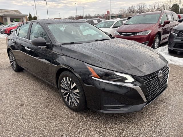 Used 2025 Nissan Altima 2.5 SV image 3