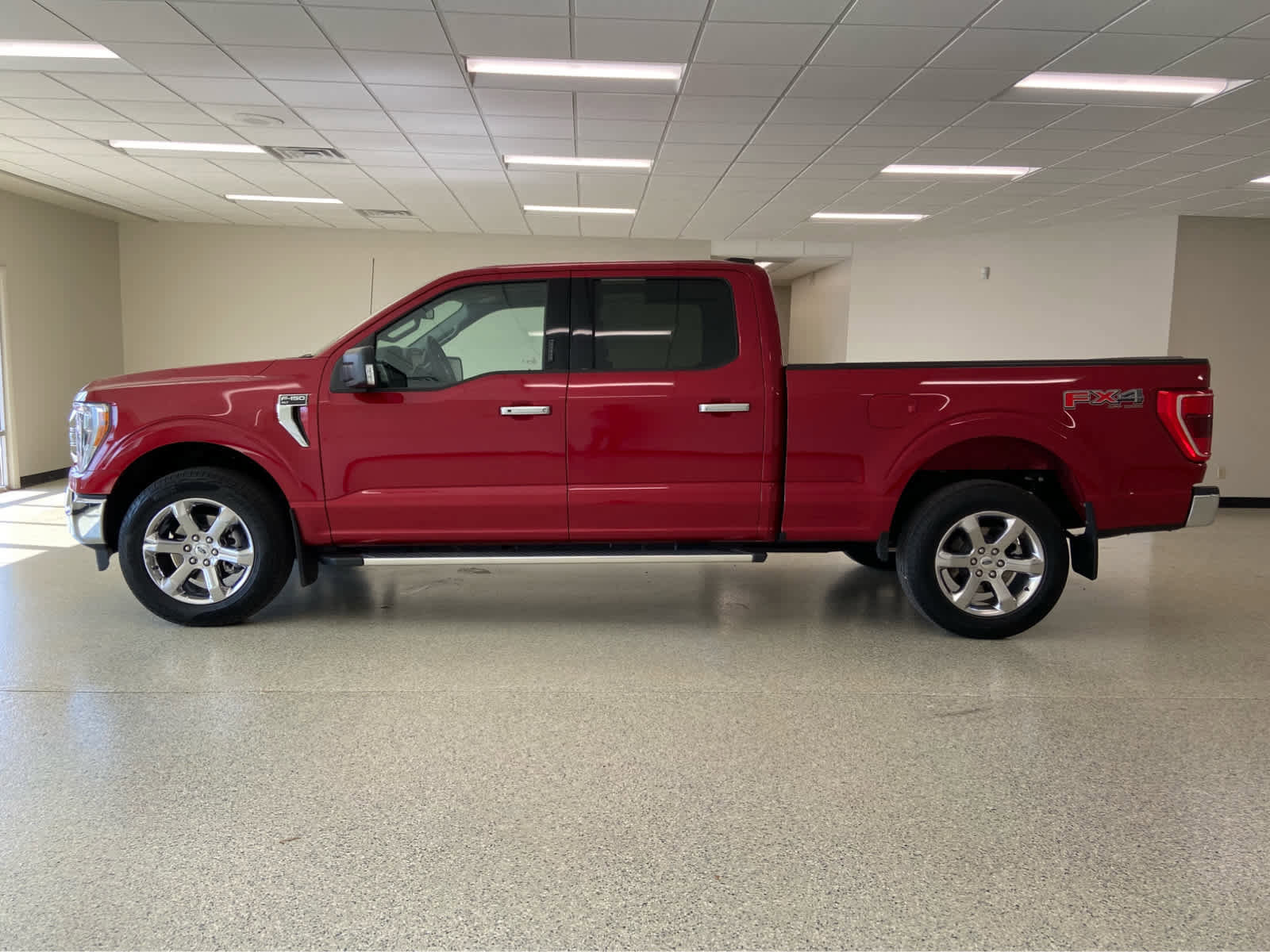 Used 2022 Ford F150 XLT w/ Equipment Group 302A High image 12