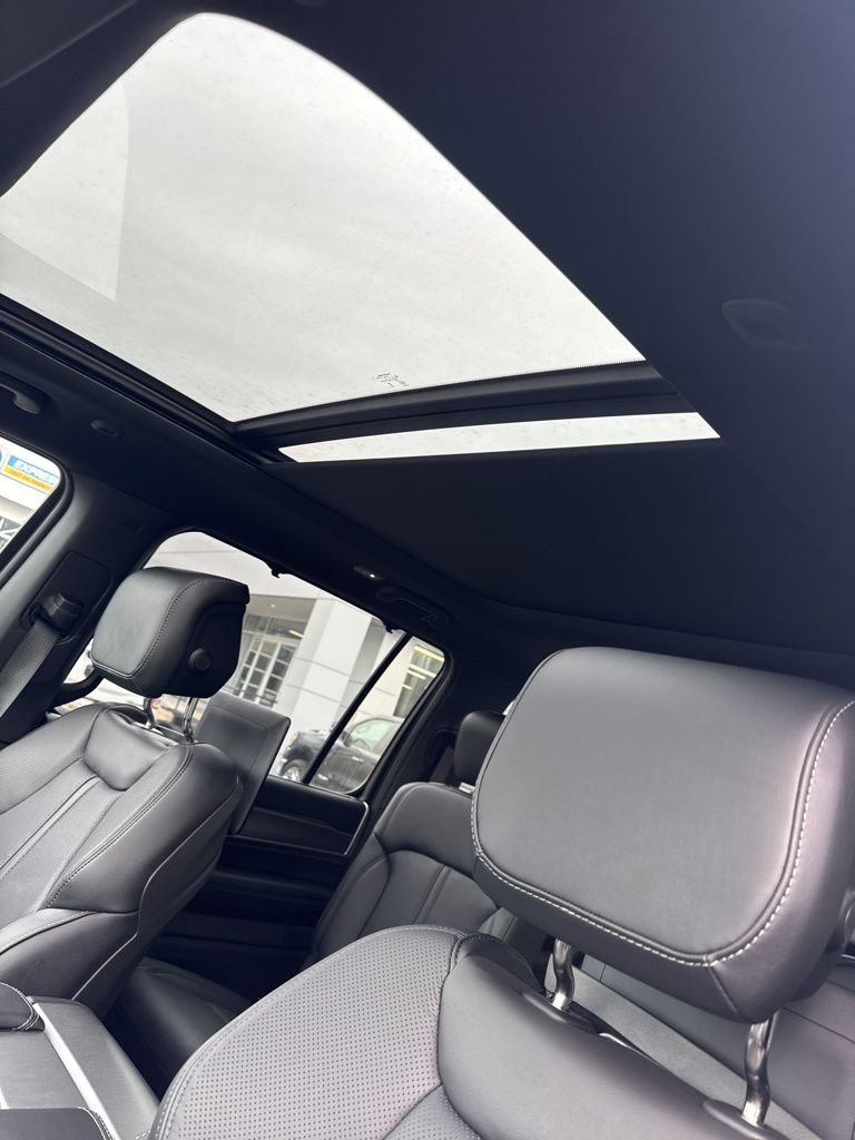 New 2026 Jeep Grand Wagoneer Limited AWD/4WD image 12