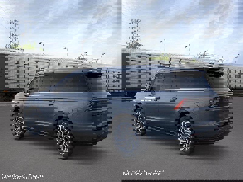 New 2025 Lincoln Navigator L Reserve image 27