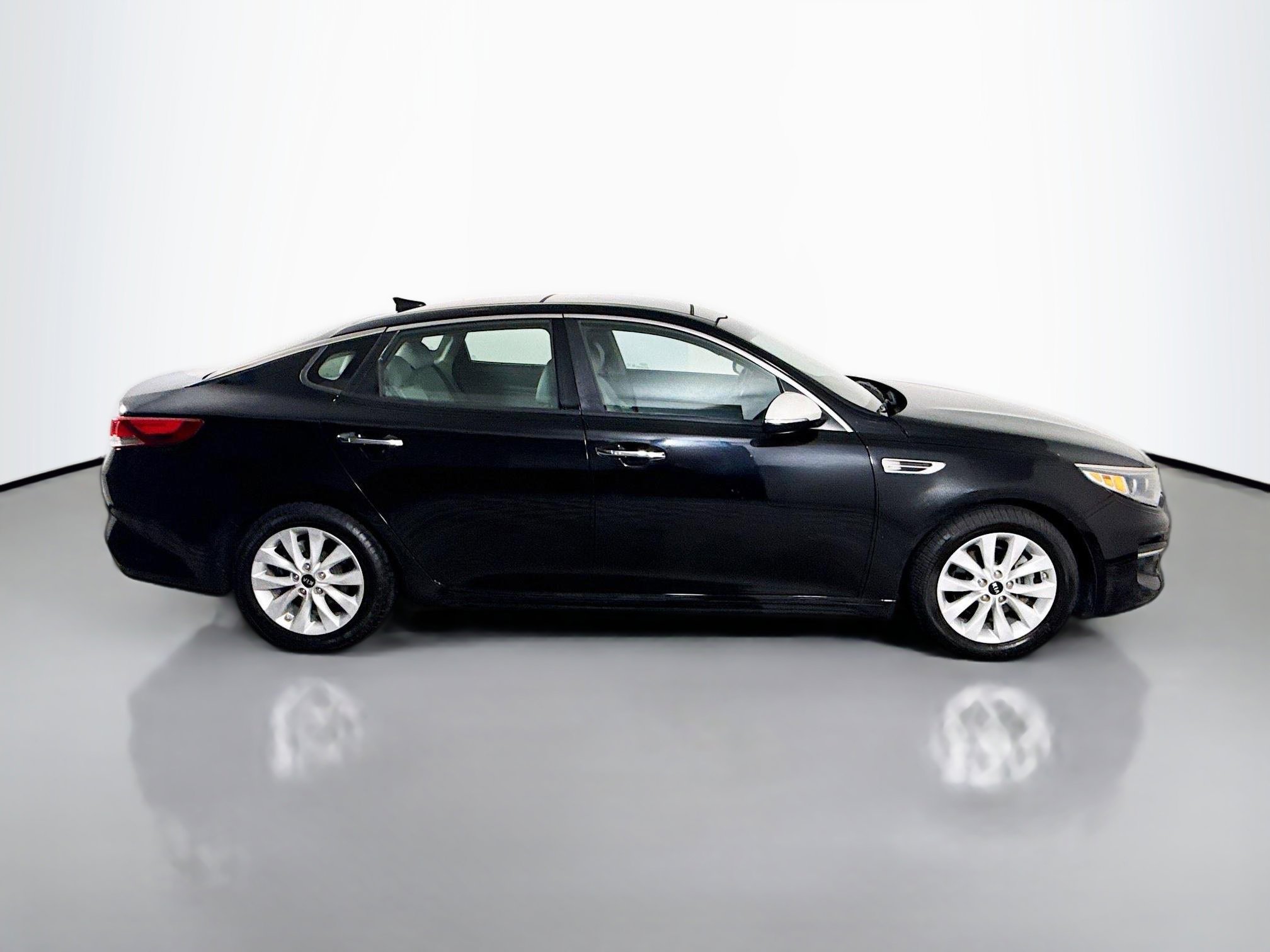 Used 2016 Kia Optima EX w/ Premium Package image 11