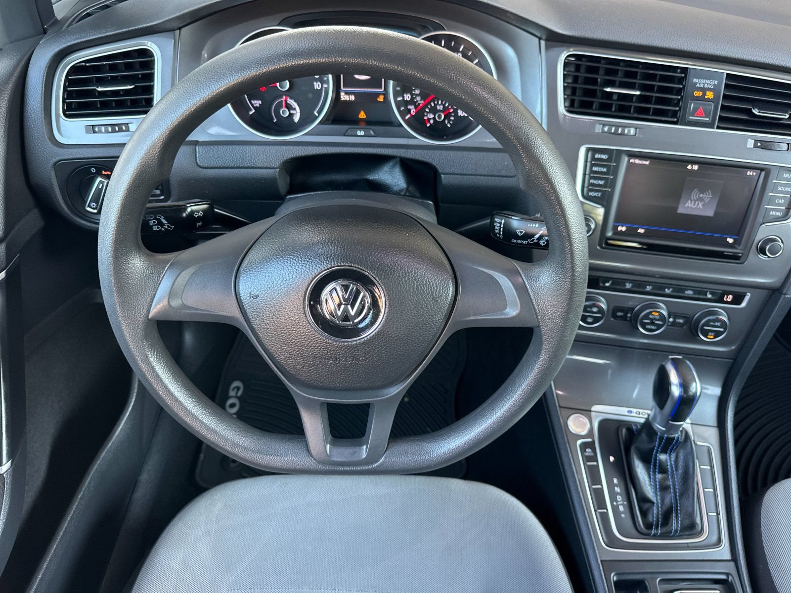 Used 2016 Volkswagen e-Golf SE w/ DC Fast Charging Package FWD image 15