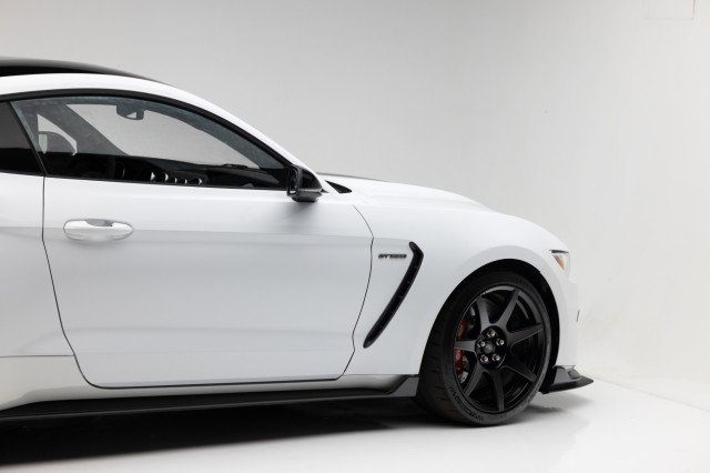 Used 2017 Ford Mustang Shelby GT350R w/ GT350R Equipment Group 920A image 29