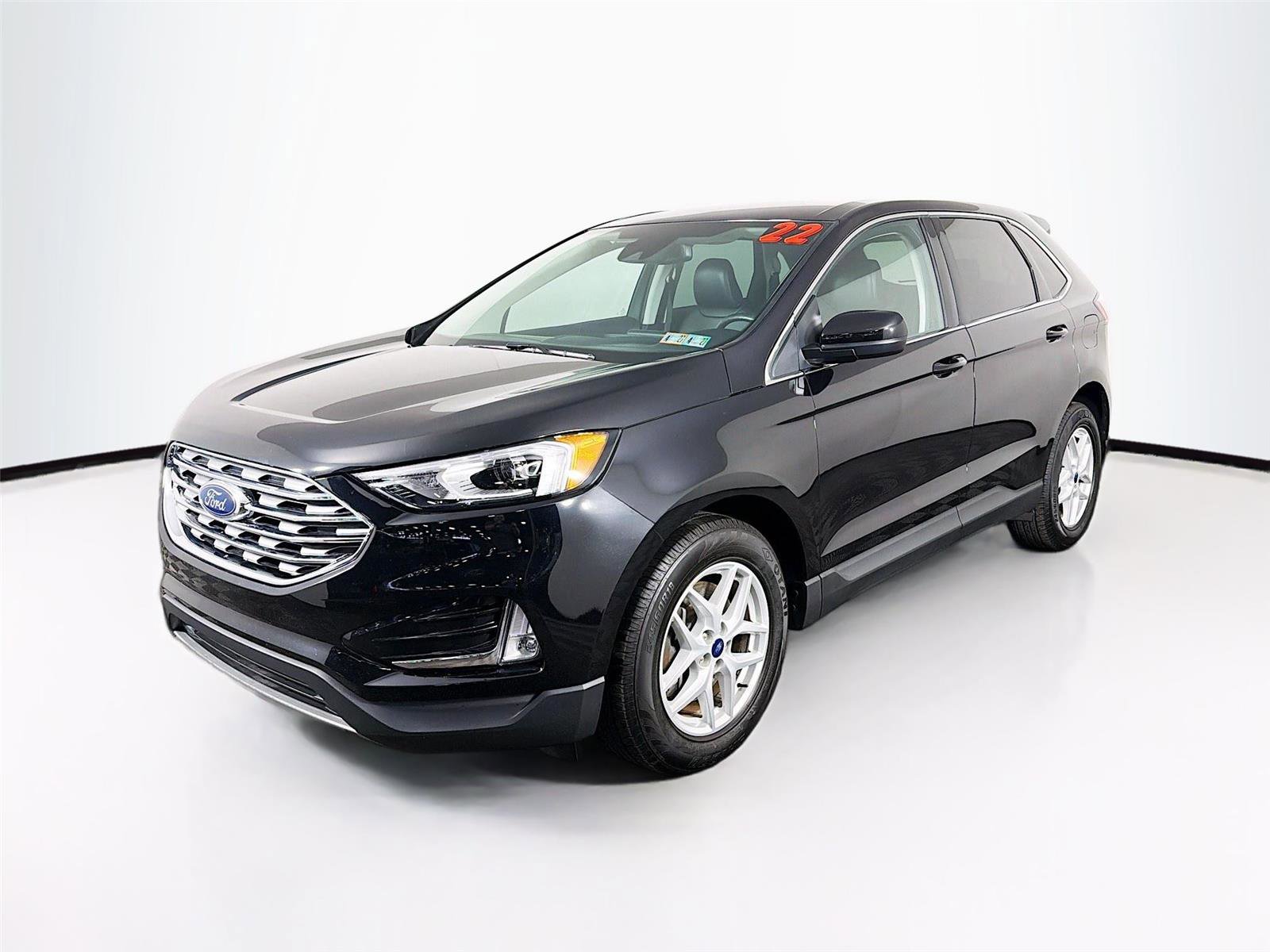 Used 2022 Ford Edge SEL w/ Convenience Package image 3