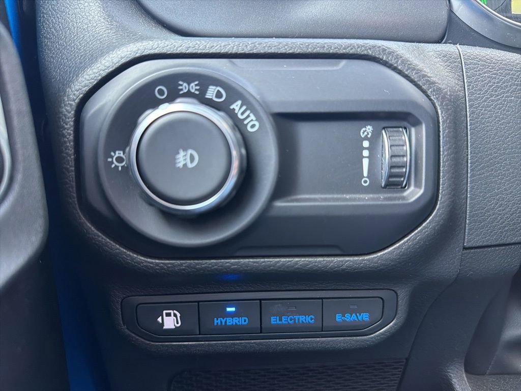 Certified 2023 Jeep Wrangler Unlimited w/ Cold Weather Group image 20