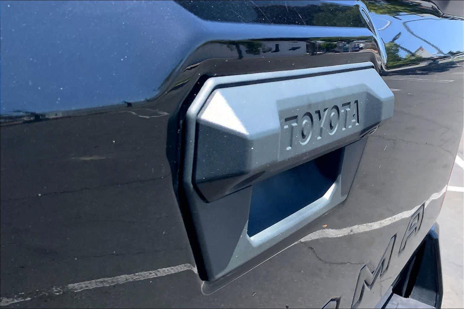 Used 2025 Toyota Tacoma TRD Off-Road w/ TRD Off Road Premium Package AWD/4WD image 30