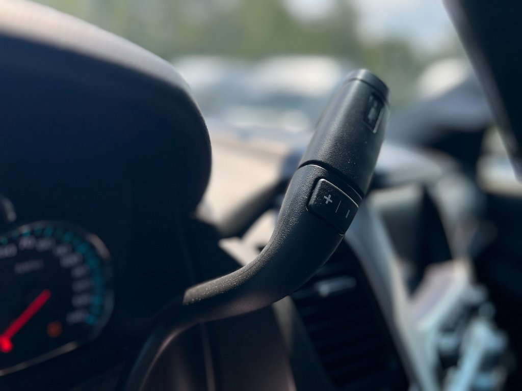 Used 2017 GMC Yukon SLE w/ SLE Value Package image 47