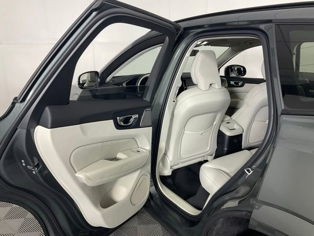 New 2026 Volvo XC60 T8 Ultra image 32