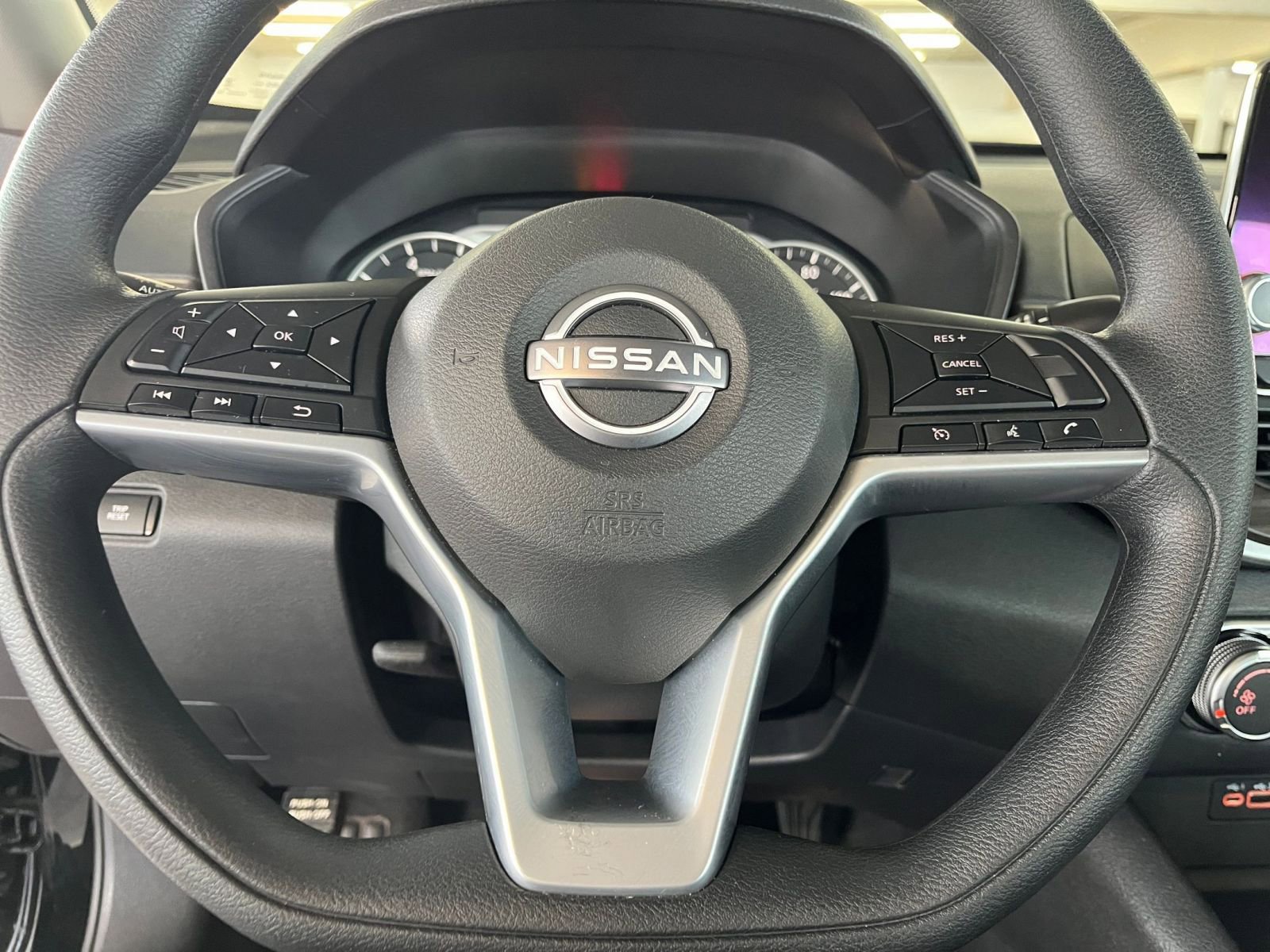 Used 2025 Nissan Altima 2.5 SV FWD image 29