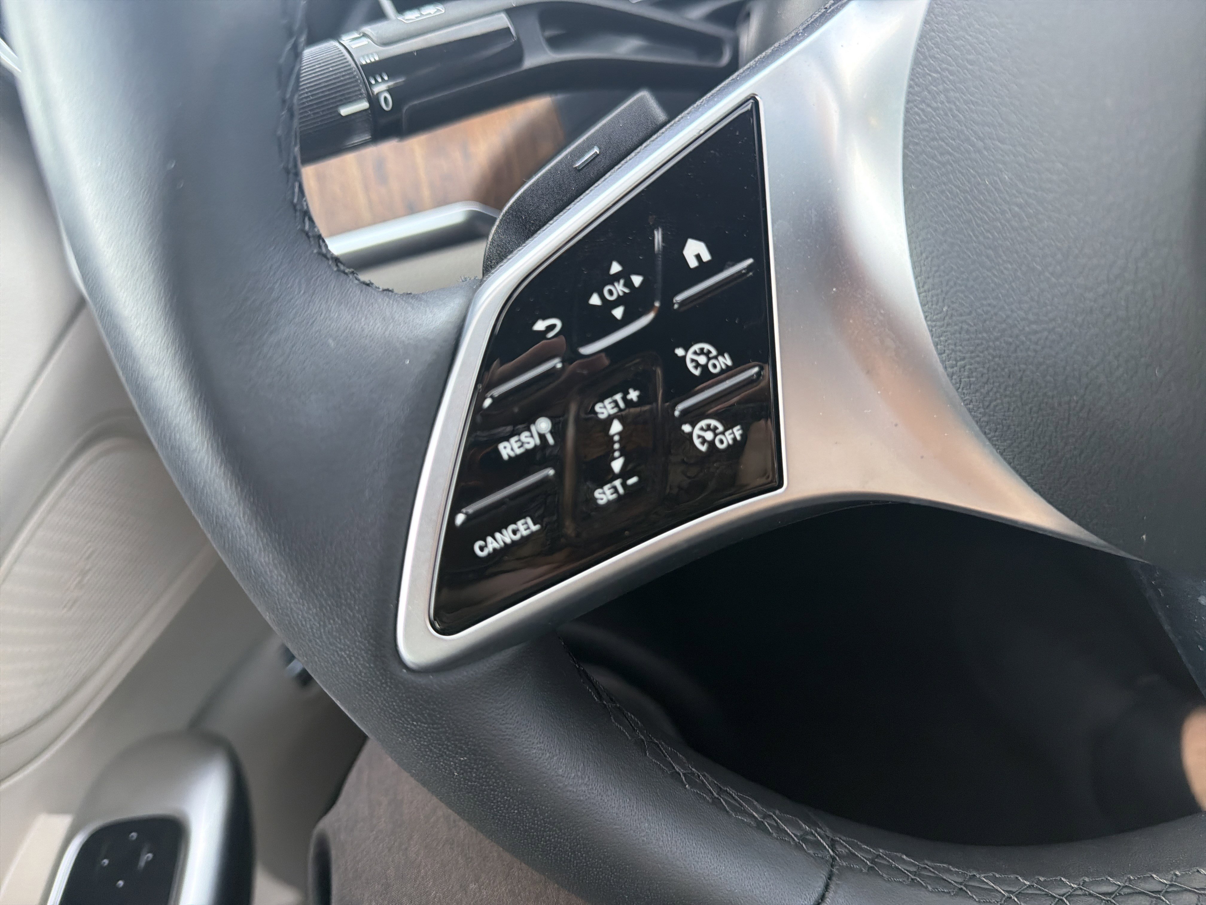 Certified 2025 Mercedes-Benz C 300 Sedan image 22