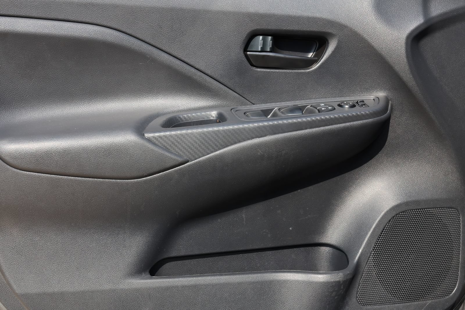 Used 2025 Nissan Versa S w/ Trunk Package FWD image 24