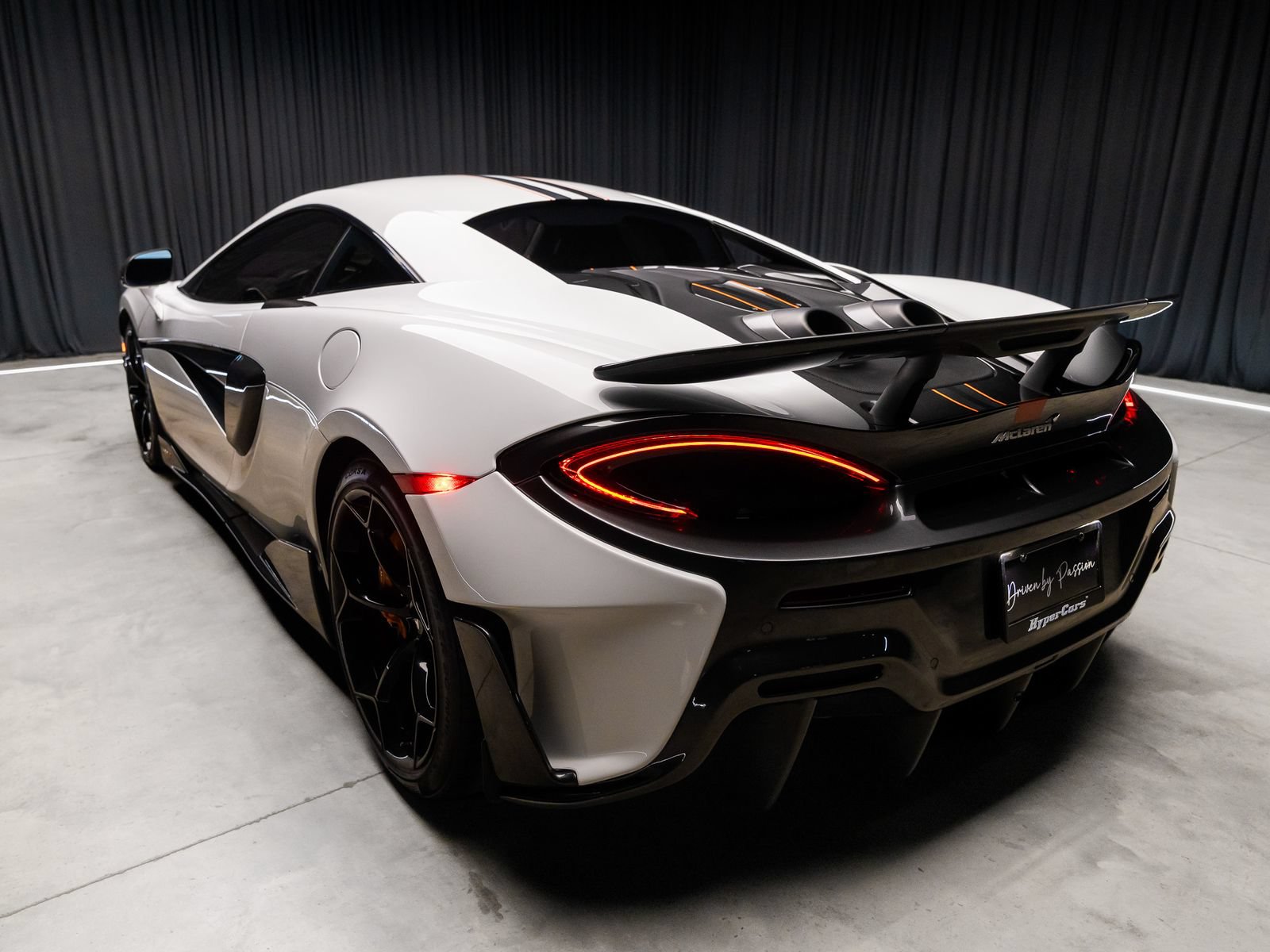 Used 2019 McLaren 600LT RWD image 14
